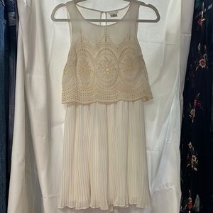 White boho chic dress